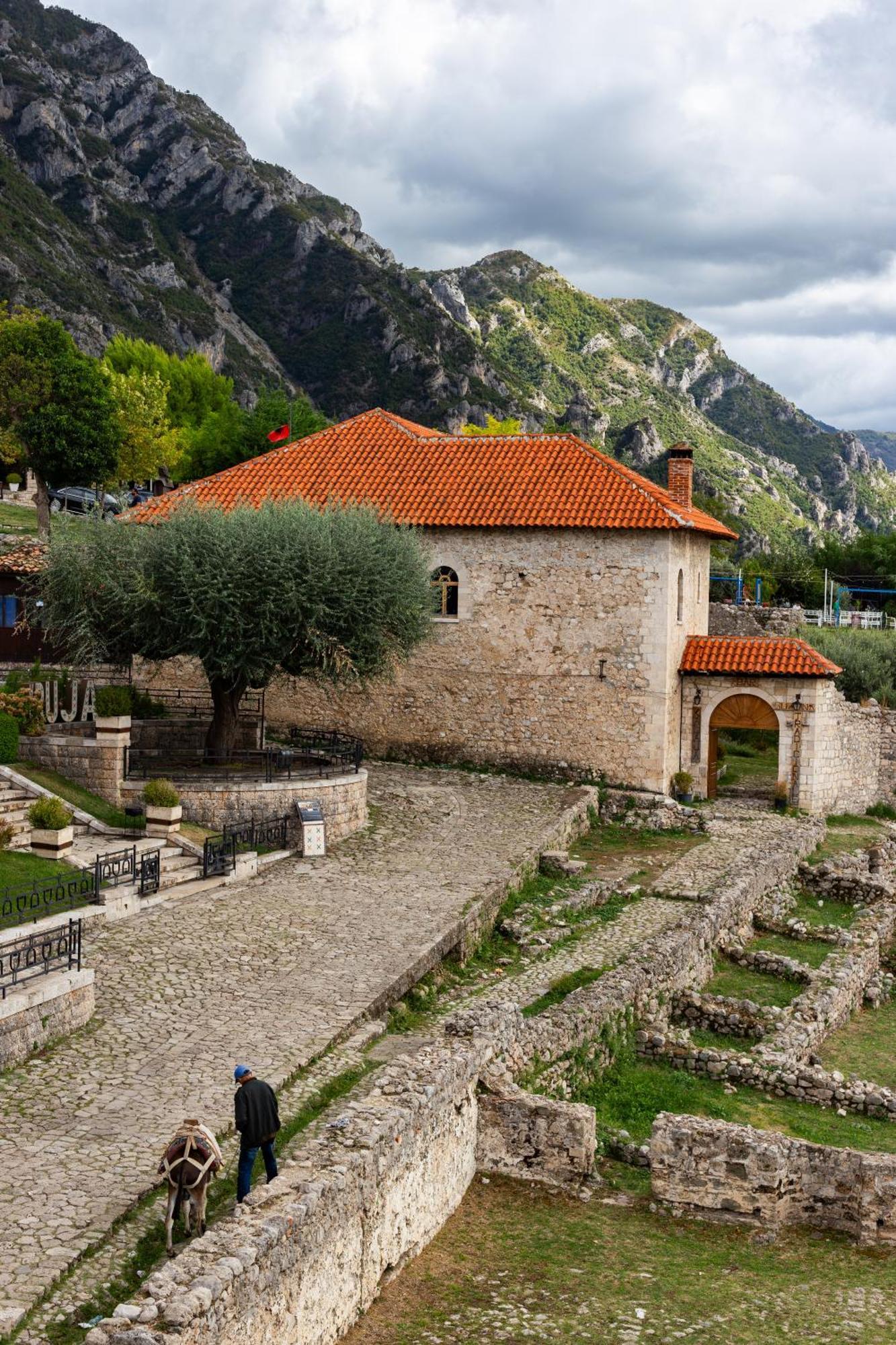 Kruja Albergo Diffuso , Inside Kruja Castle מראה חיצוני תמונה